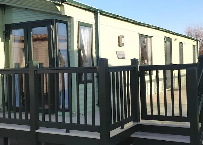 Lagooncombe Modern And Cosy Holiday Home