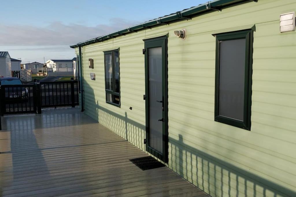 Lagooncombe Modern And Cosy Holiday home
