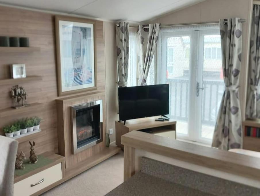 Lagooncombe Modern And Cosy Holiday home *